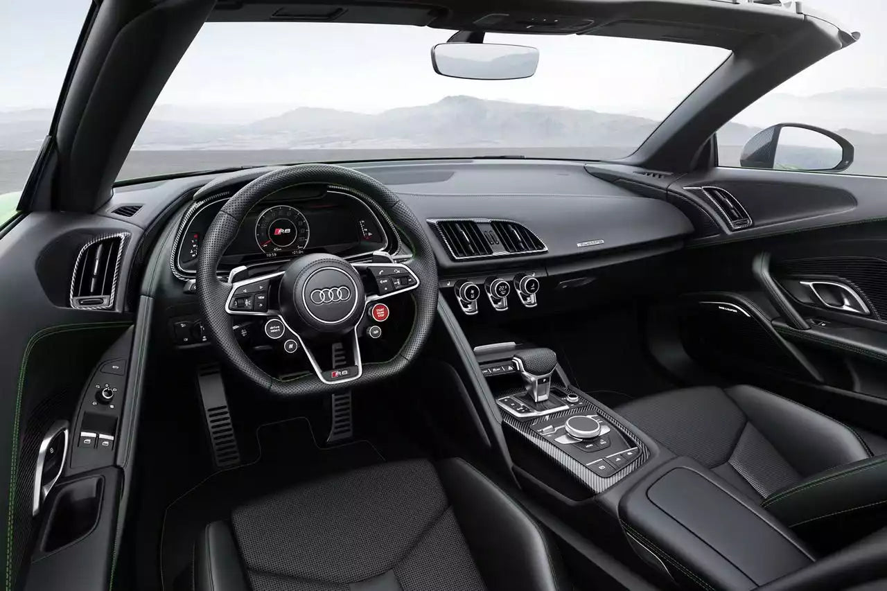 r8 spyder interior