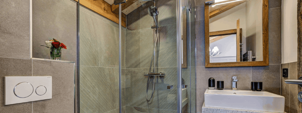 Four Bathrooms – Comfort & Privacy for Families and Groups