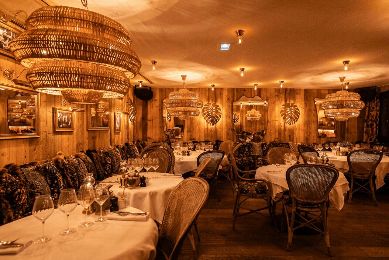 le cafe courchevel booking