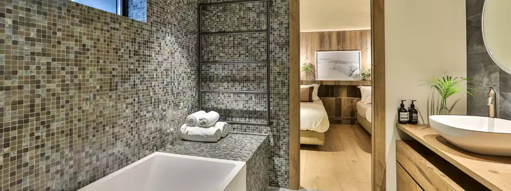 En-Suite Bathrooms – Contemporary Design & Comfort