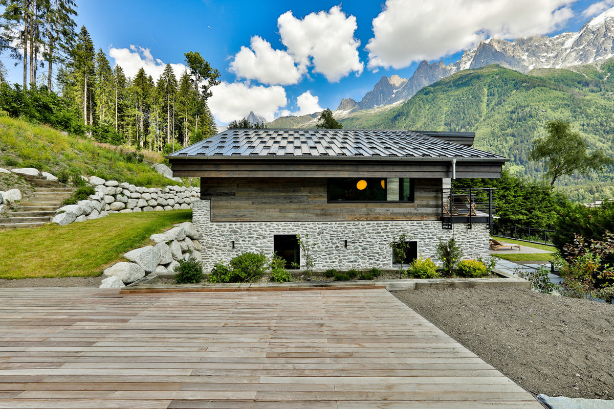Chalet on the Rocks