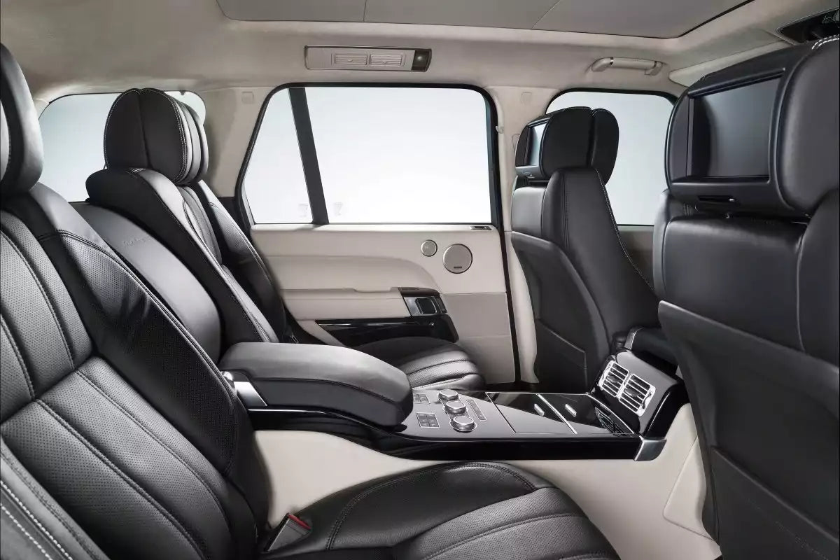 Luxury Range Rover Vogue on the French Riviera, perfect for high-end travel experiences