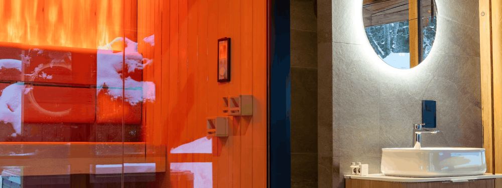 Jacuzzi & Sauna – A Private Spa Experience in Rochebrune