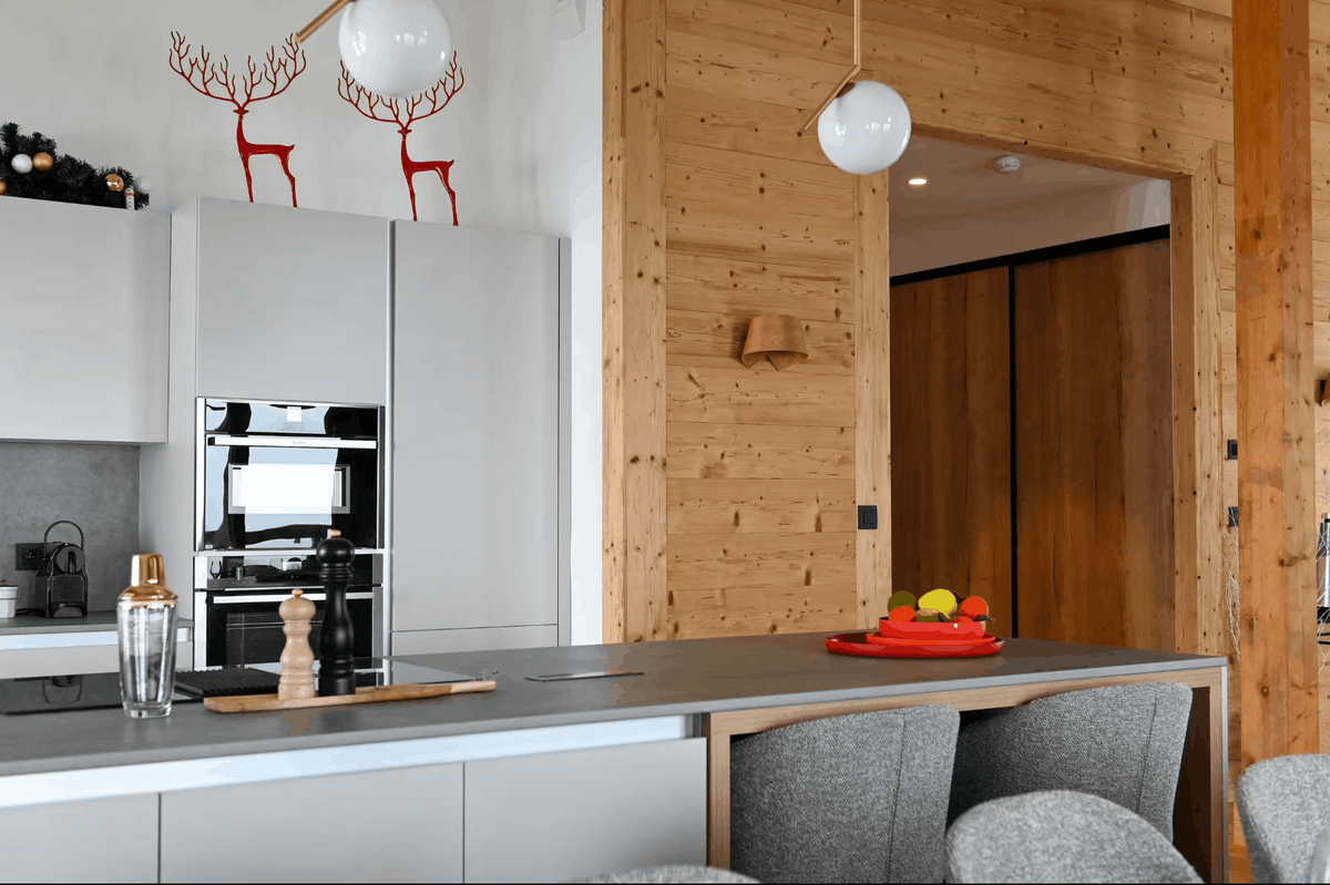 Modern Alpine kitchen at Penthouse Belladone in Courchevel