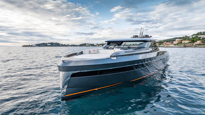 yachts for charter with crew